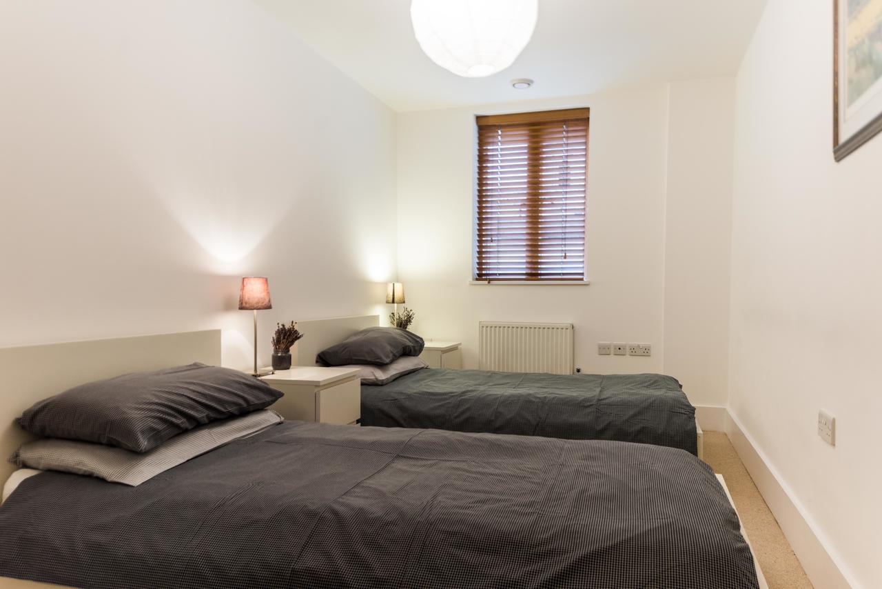 Lets Holiday In London Greenwich Экстерьер фото